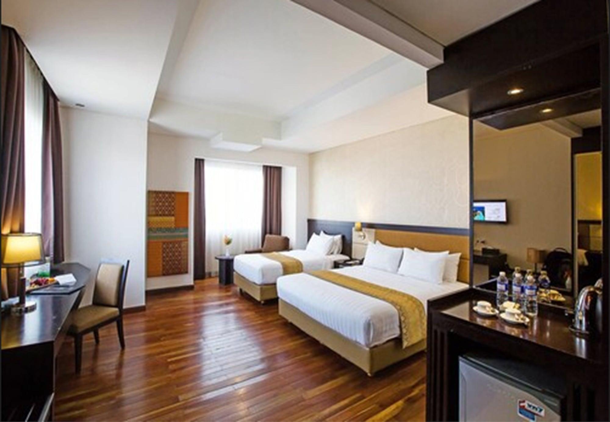 Beston Hotel Palembang Exterior photo