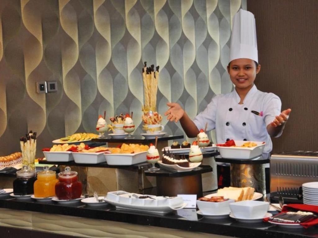 Beston Hotel Palembang Exterior photo
