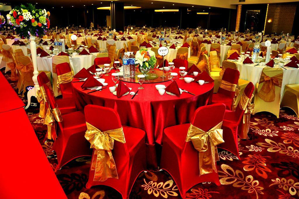 Beston Hotel Palembang Exterior photo