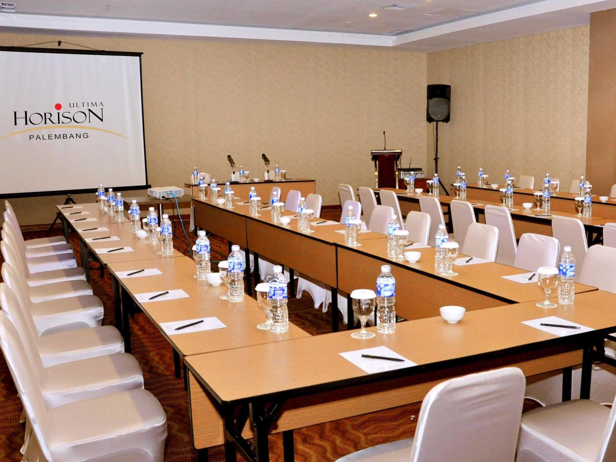 Beston Hotel Palembang Exterior photo